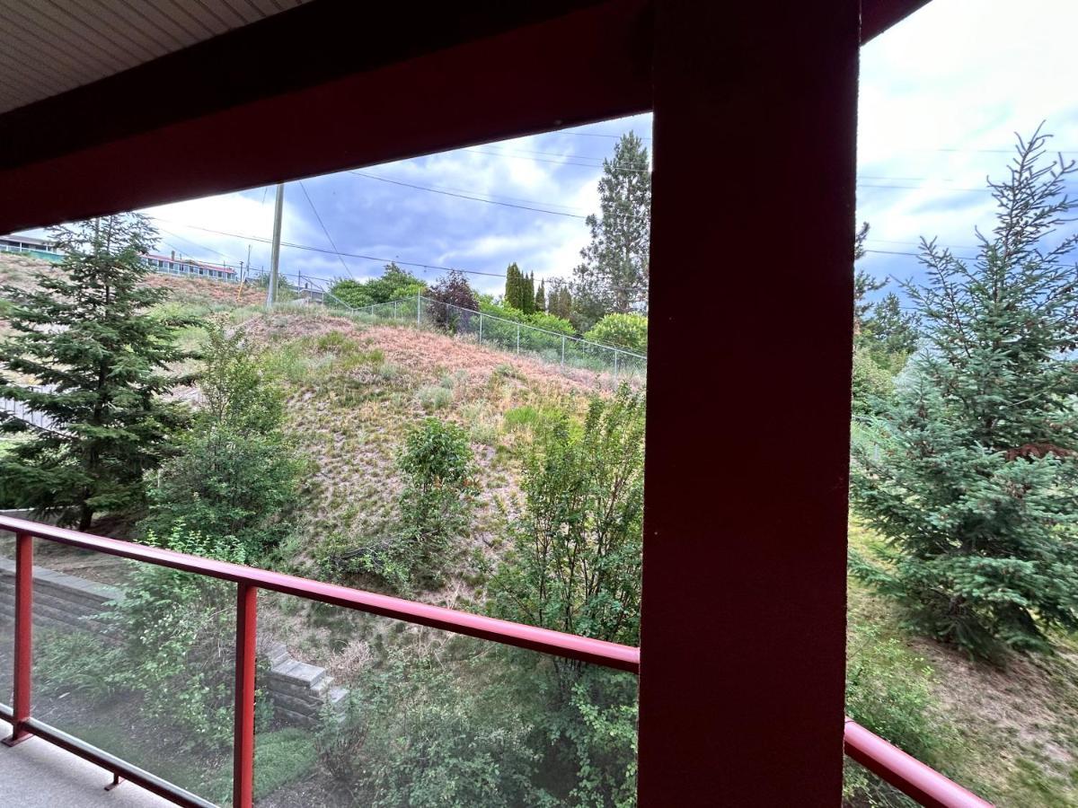 Stay In The Okanagan - Copper Sky, Вест-Келовна Екстер'єр фото